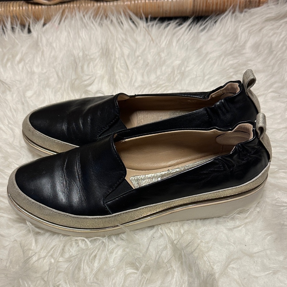 Elegant Black Leather Women's Loafers